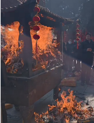 祈求5大类 诵经祈福 打表升疏 燃灯祈福 代上高香 代祭祀